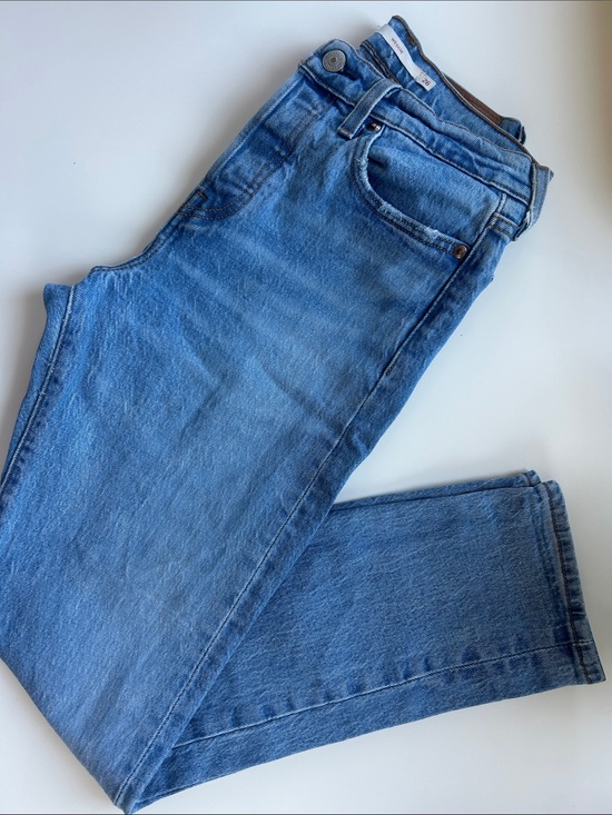 Levi's Denim - Levi's Women's Straight Jeans in Medium Blue